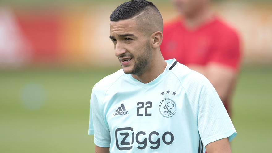 不断完善自 不断完善自