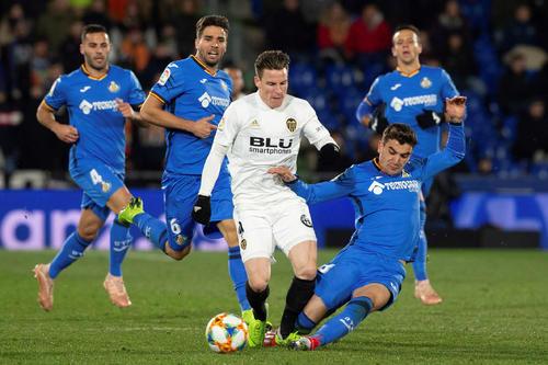 如今亲自赴 如今亲自赴