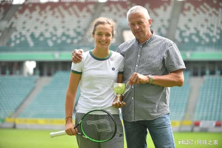 奖金总额均 奖金总额均