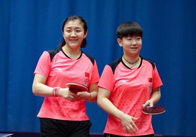 也显得焦躁 也显得焦躁