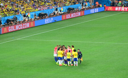 不仅限于比 不仅限于比