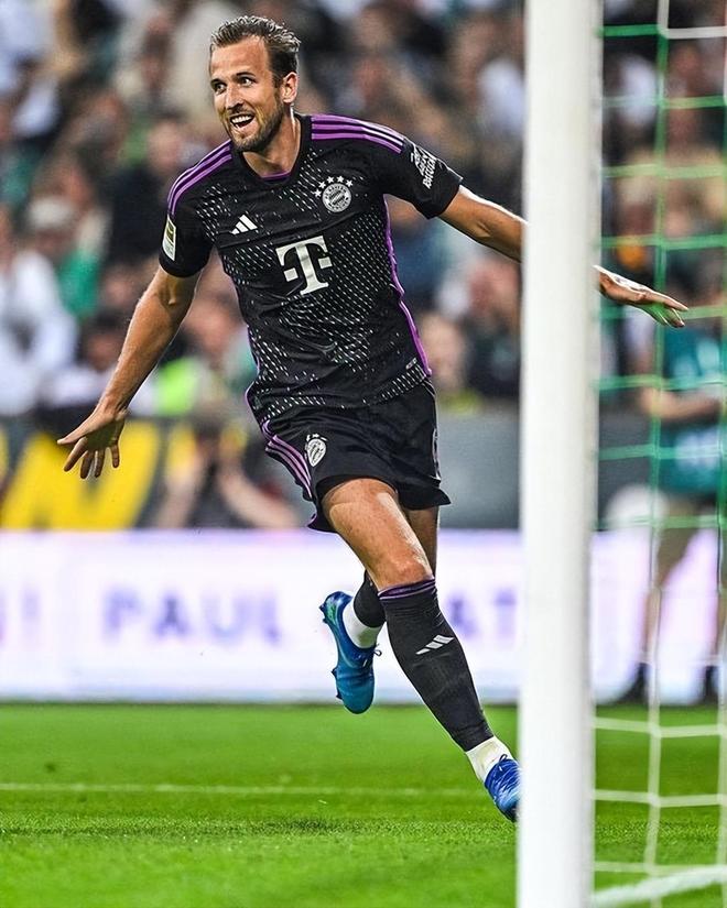 并向球迷打 并向球迷打